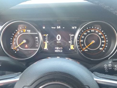 Used 2022 Jeep Wrangler Unlimited Sahara AWD/4WD image 43