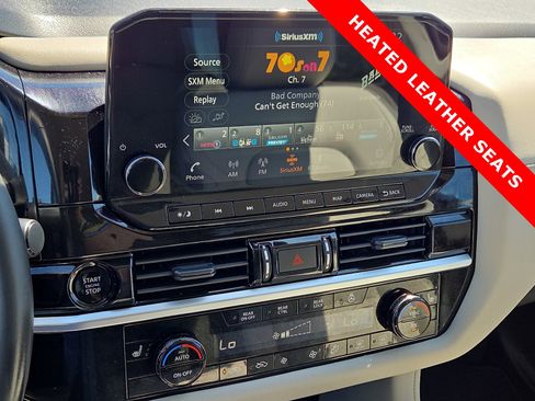 Used 2025 Nissan Pathfinder SL AWD/4WD image 18