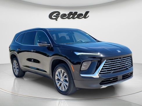 Used 2025 Buick Enclave Preferred image 3