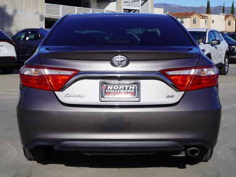 Used 2016 Toyota Camry SE image 6