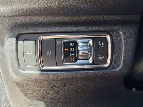 Used 2021 Lincoln Corsair Reserve AWD/4WD image 34