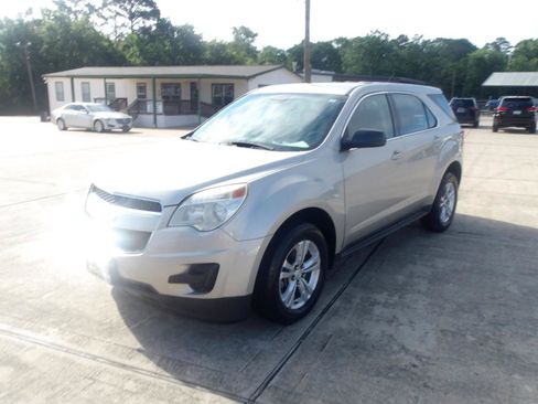 Used 2014 Chevrolet Equinox LS FWD image 2