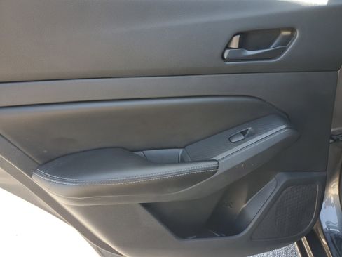Used 2024 Nissan Altima 2.5 SV FWD image 12