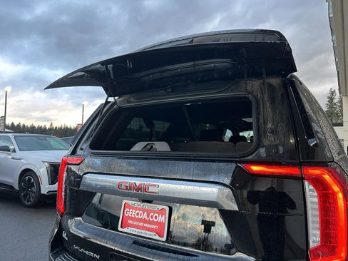Used 2022 GMC Yukon XL Denali image 15