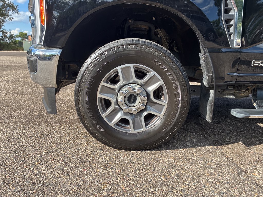 Used 2023 Ford F350 Lariat w/ Lariat Ultimate Package AWD/4WD image 28