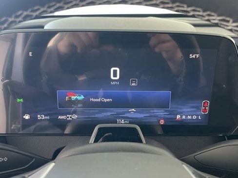 Used 2025 Chevrolet Traverse Z71 w/ Enhanced Driving Package image 38