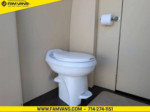Used 2019 Mercedes-Benz Sprinter 170 Cargo image 19