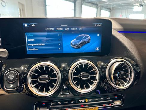 New 2026 Mercedes-Benz GLA 250 4MATIC image 10