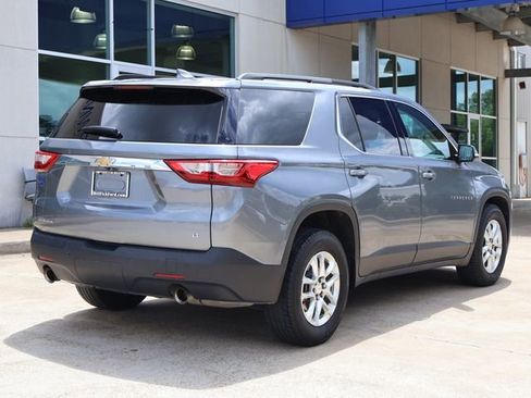 Used 2020 Chevrolet Traverse LT FWD image 3