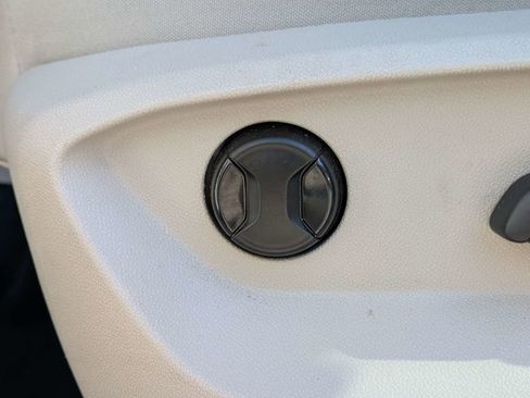 Used 2019 Volkswagen Atlas SE FWD image 29