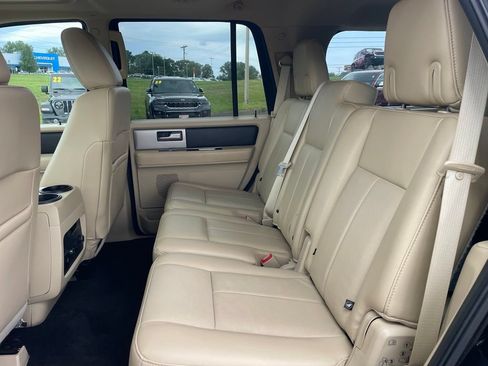 Used 2016 Ford Expedition XLT w/ Equipment Group 202A AWD/4WD image 9