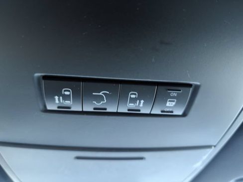 Used 2013 Dodge Grand Caravan R/T w/ Driver Convenience Group FWD image 28