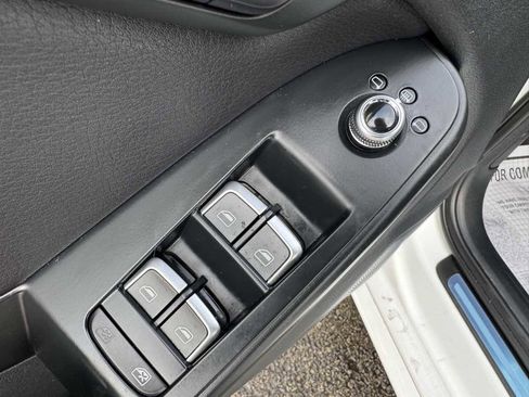 Used 2016 Audi A4 2.0T Premium Plus w/ Technology Package image 30