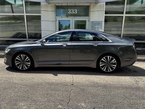 Used 2017 Lincoln MKZ Reserve w/ Climate Package FWD image 9