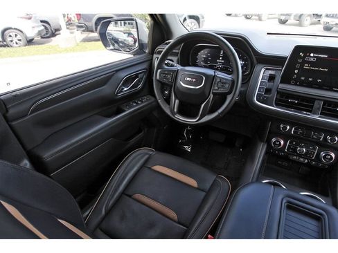 Used 2024 GMC Yukon AT4 w/ AT4 Premium Package AWD/4WD image 8