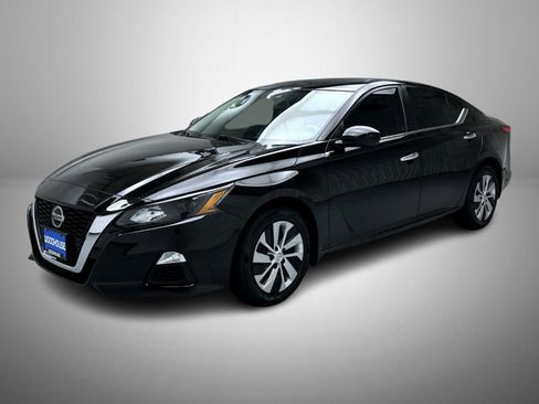 Used 2022 Nissan Altima 2.5 S w/ Driver Assist Package image 1