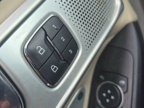 Used 2020 Ford Explorer Platinum w/ Premium Technology Package AWD/4WD image 11