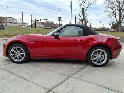 Used 2016 MAZDA MX-5 Miata Sport image 4