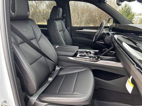 New 2026 Cadillac Escalade ESV 4WD image 23