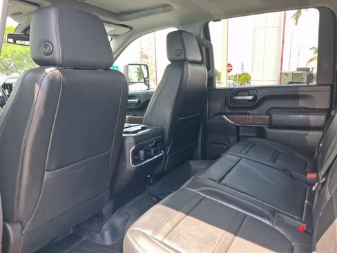Used 2023 GMC Sierra 3500 Denali AWD/4WD image 9