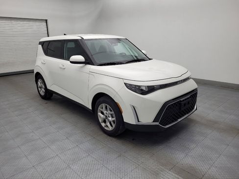 Used 2025 Kia Soul LX w/ LX Technology Package image 13