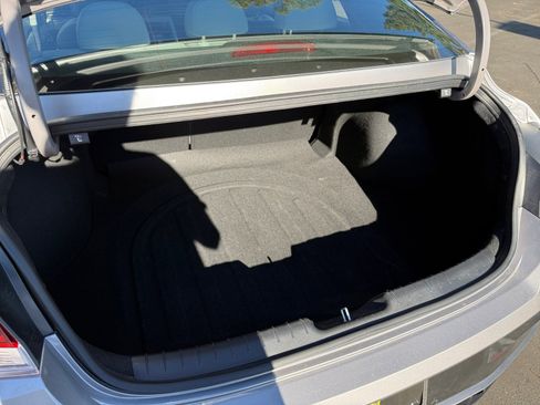 Used 2025 Hyundai Elantra Limited image 21