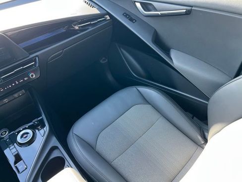 Certified 2023 Kia Niro Wind w/ Wind Preserve Package image 15