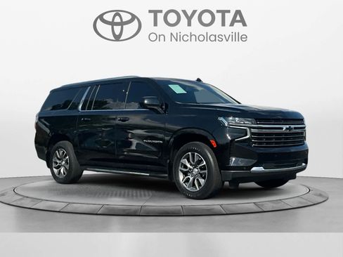 Used 2023 Chevrolet Suburban LT AWD/4WD image 7