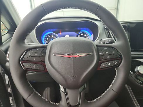 New 2026 Chrysler Pacifica Limited image 22