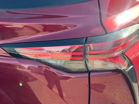 Used 2024 Toyota Sienna Limited AWD/4WD image 18