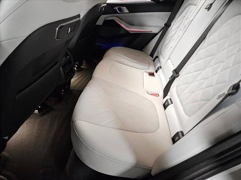 Used 2024 BMW X5 xDrive40i w/ M Sport Package image 18