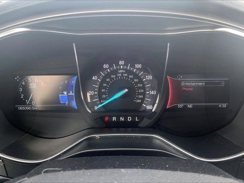 Used 2017 Ford Fusion SE w/ Fusion SE Technology Package image 22