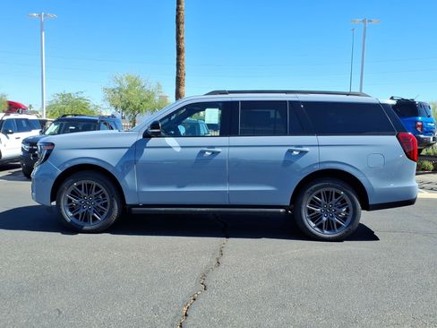 New 2026 Ford Expedition Platinum w/ Stealth Appearance Package AWD/4WD image 2