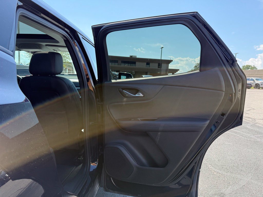 Used 2020 Chevrolet Blazer LT w/ Sound & Technology Package AWD/4WD image 12