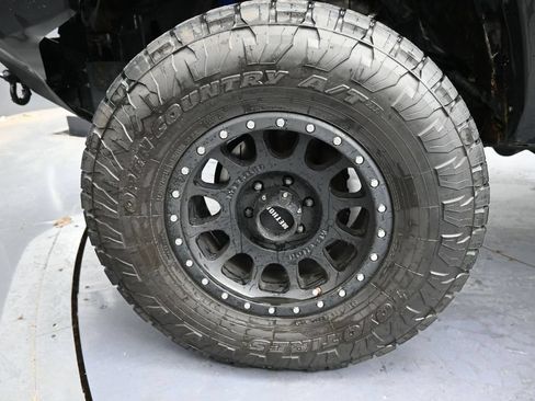 Used 2016 Toyota Tacoma TRD Sport w/ Towing Package AWD/4WD image 13