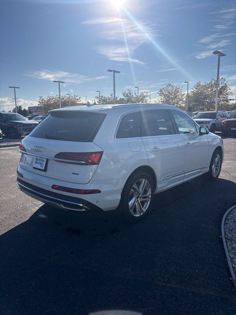 Used 2021 Audi Q7 3.0T Premium Plus AWD/4WD image 2