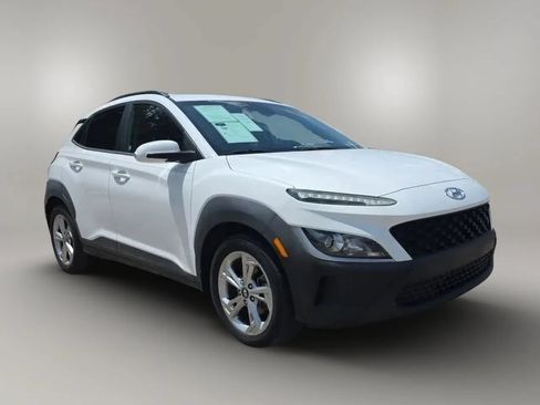 Used 2022 Hyundai Kona SEL w/ Convenience Package FWD image 3