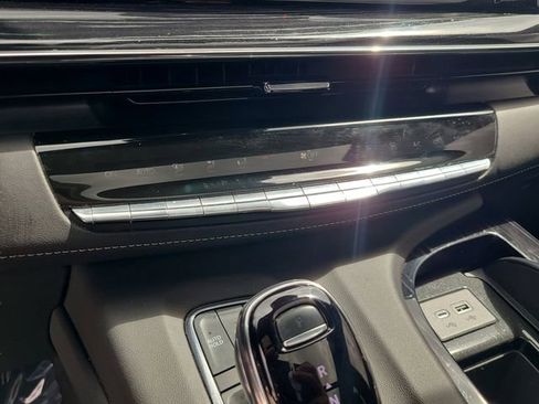 Used 2023 Cadillac Escalade Sport AWD/4WD image 32