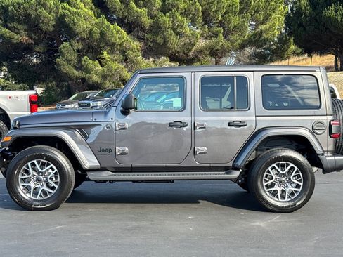 New 2025 Jeep Wrangler Sahara image 8