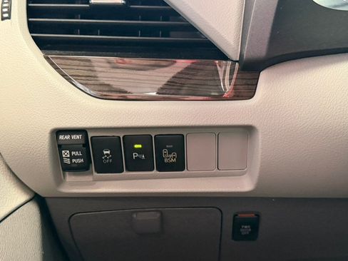 Used 2016 Toyota Sienna XLE w/ XLE Navigation Package AWD/4WD image 59