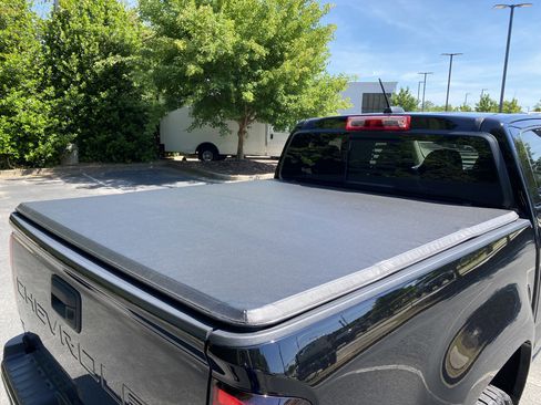 Used 2022 Chevrolet Colorado LT w/ Luxury Package RWD image 38