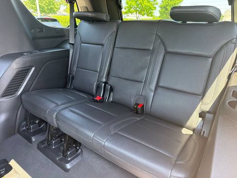 Used 2023 Chevrolet Tahoe Z71 w/ Z71 Off-Road Package AWD/4WD image 24