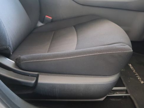 Used 2022 Nissan Sentra SV FWD image 39