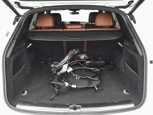 Used 2023 Audi Q5 e Premium image 36