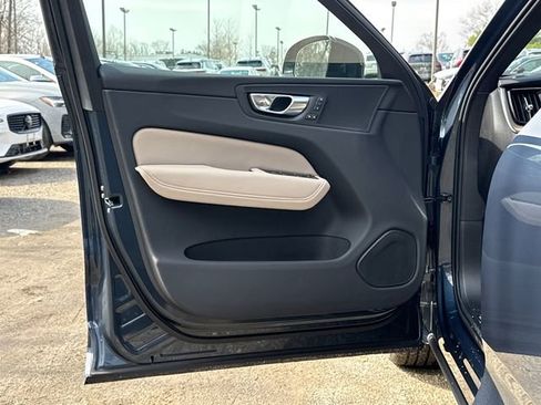 New 2026 Volvo XC60 B5 Core w/ Protection Package Premier AWD/4WD image 9