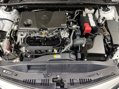 Used 2024 Toyota Camry SE FWD image 9