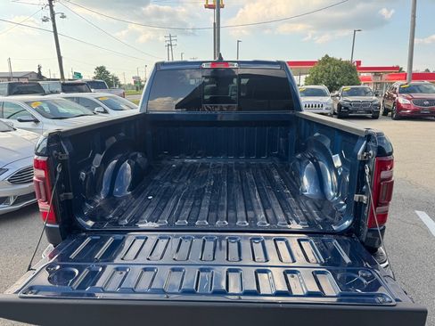 Used 2022 RAM 1500 Laramie AWD/4WD image 11