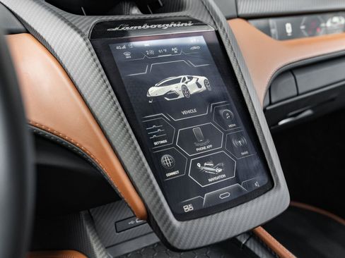 Used 2024 Lamborghini Revuelto AWD/4WD image 31
