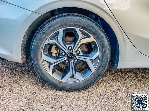 Used 2020 Kia Forte LXS image 9