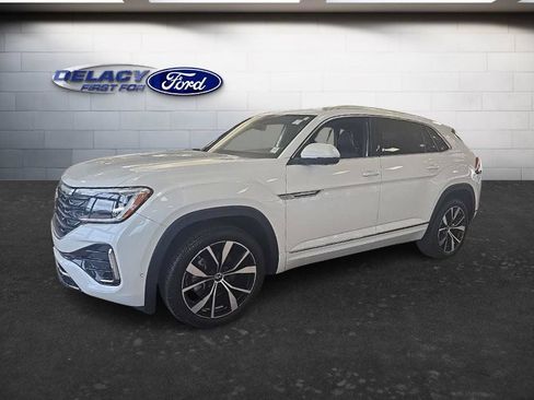 Used 2024 Volkswagen Atlas Cross Sport SEL Premium R-Line AWD/4WD image 2